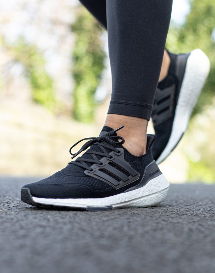 ADIDAS ULTRABOOST 21 Black White