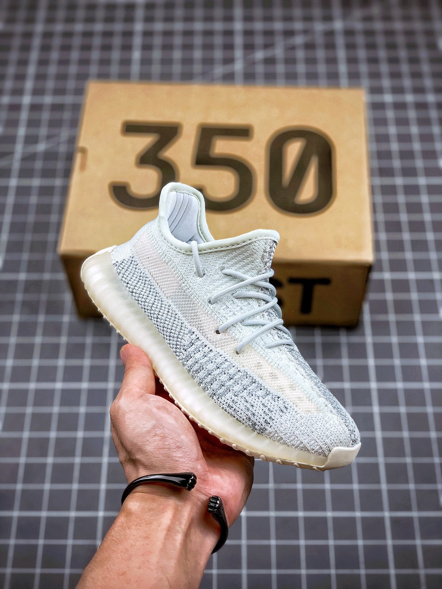 Adidas Yeezy 350 V2 Ice Blue Stary Skye