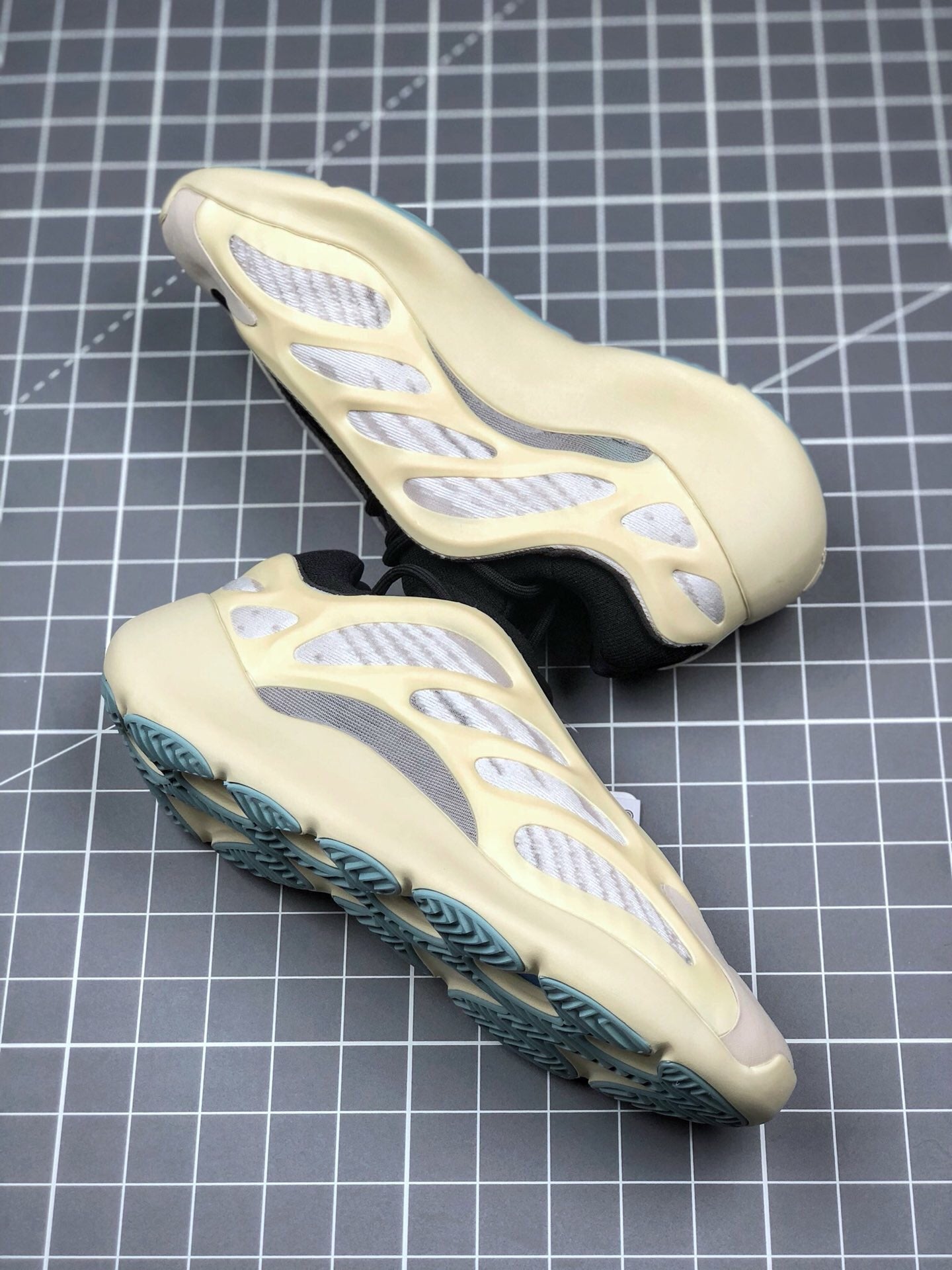 Adidas Yeezy 700 V3 Azael