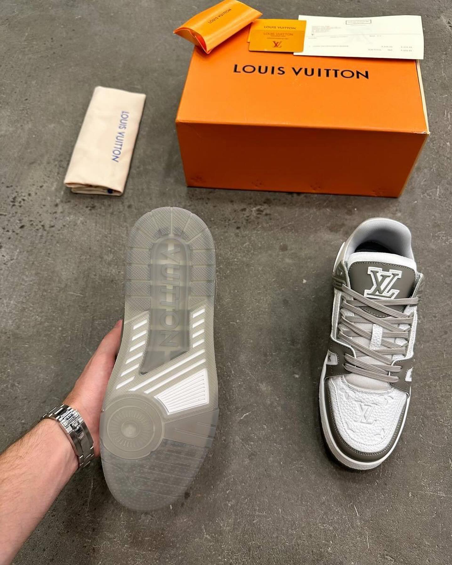 LOUIS VUITTON TRAINER BEIGE