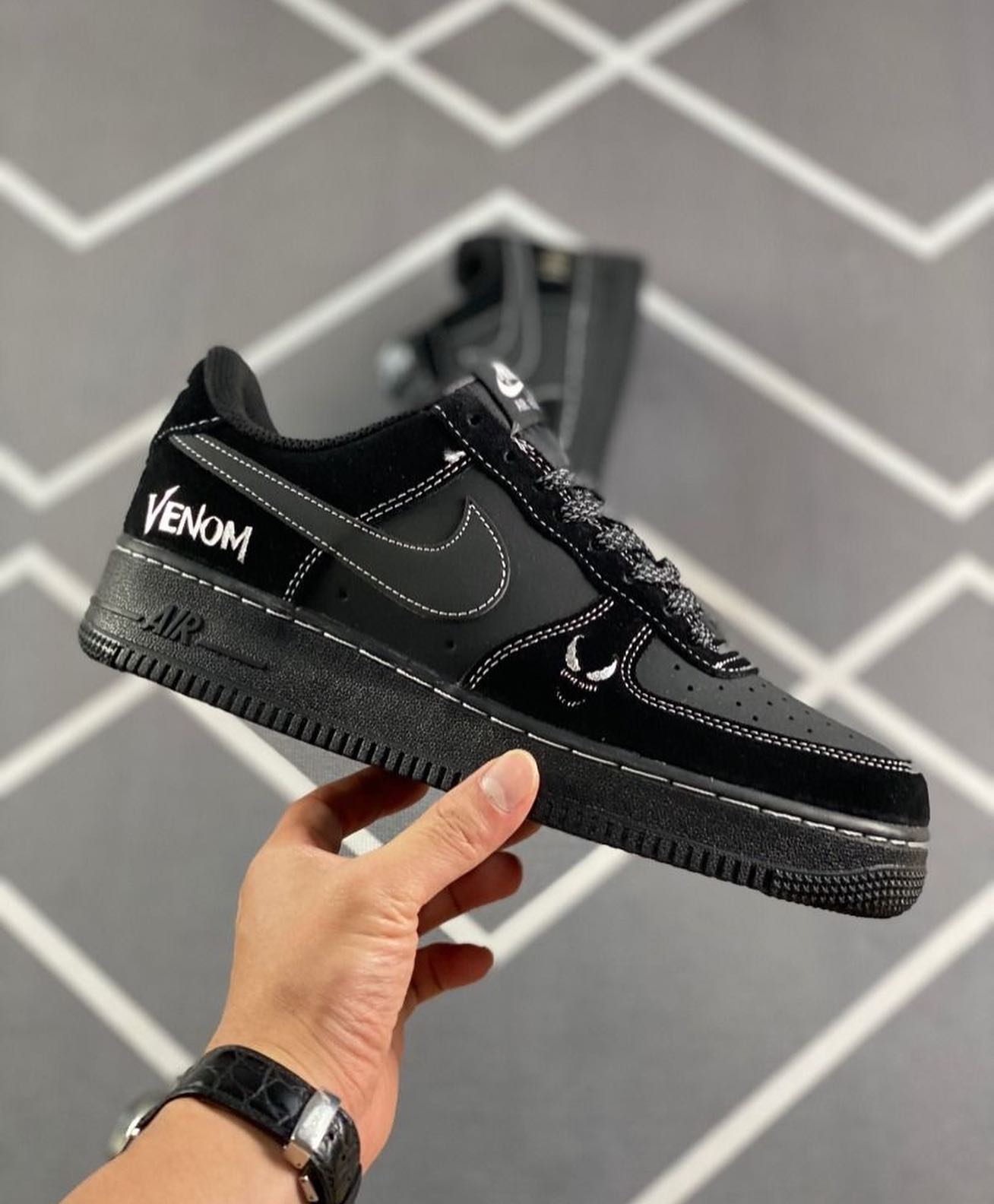 Nike Air Force 1'07  Black Venom