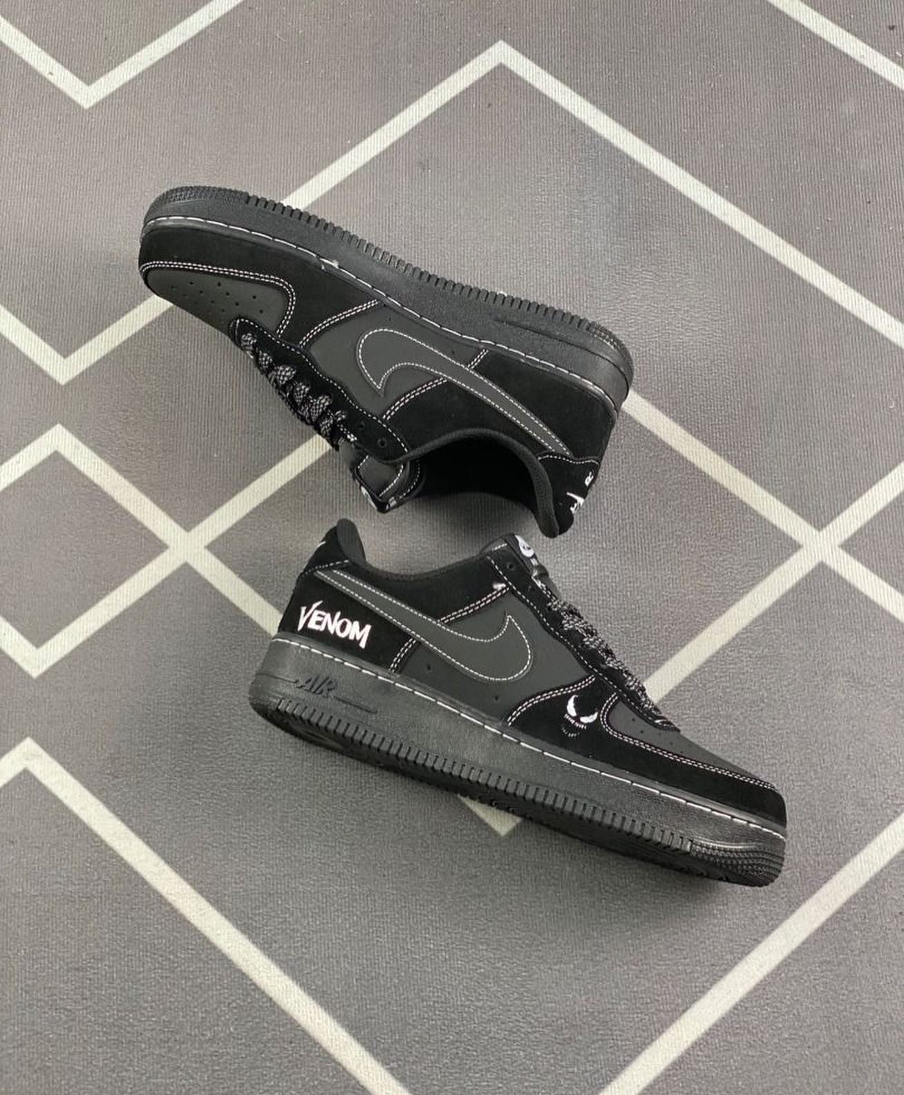 Nike Air Force 1'07  Black Venom