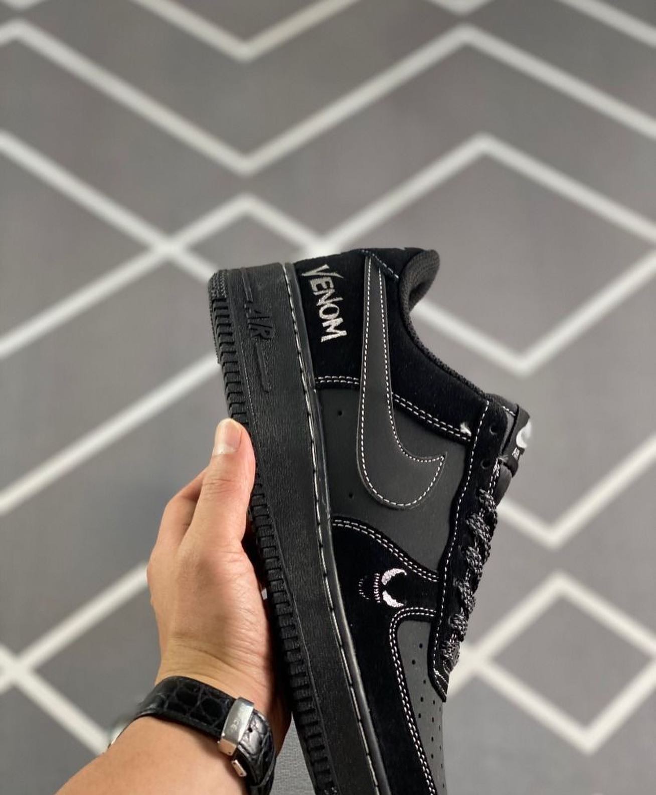 Nike Air Force 1'07  Black Venom