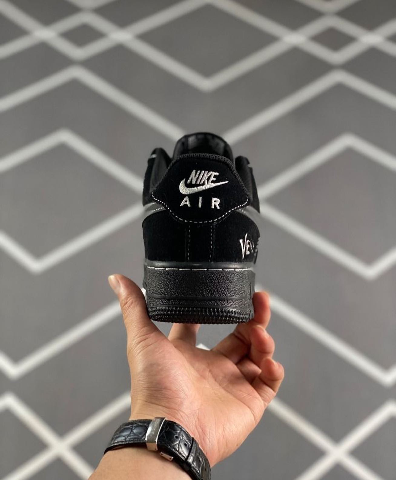 Nike Air Force 1'07  Black Venom