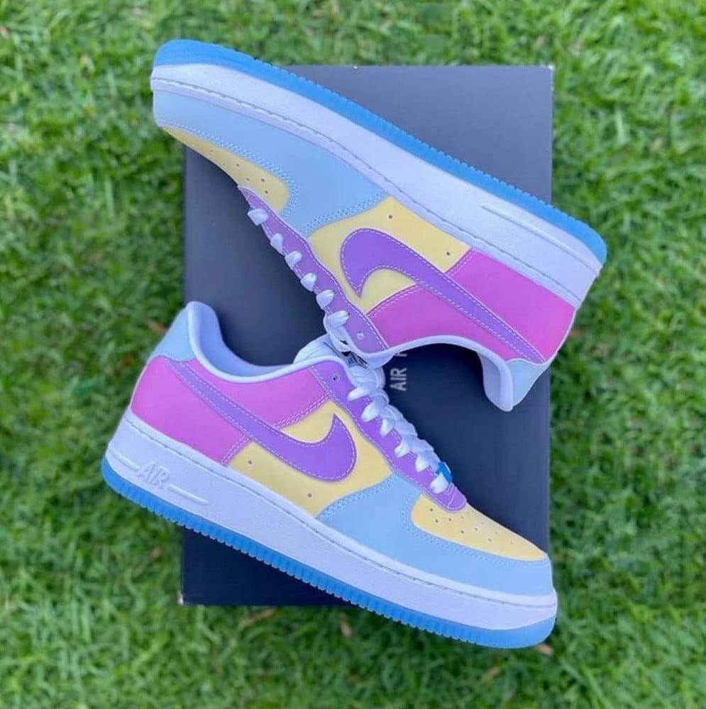 Nike Air Force 1 '07 LX UV  Color Changing