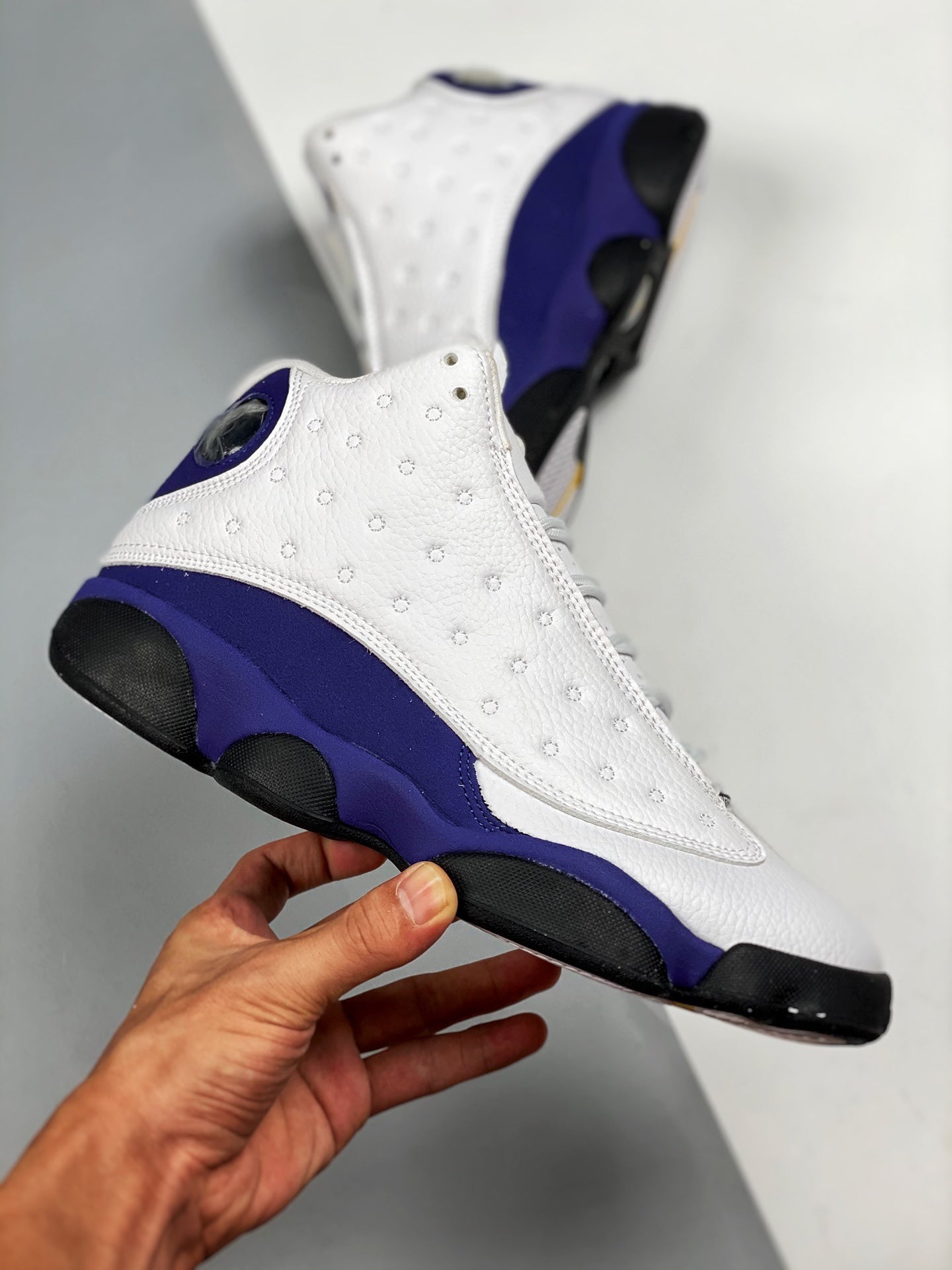 Nike Air Jordan 13 Lakers White Black Court Purple University Gold