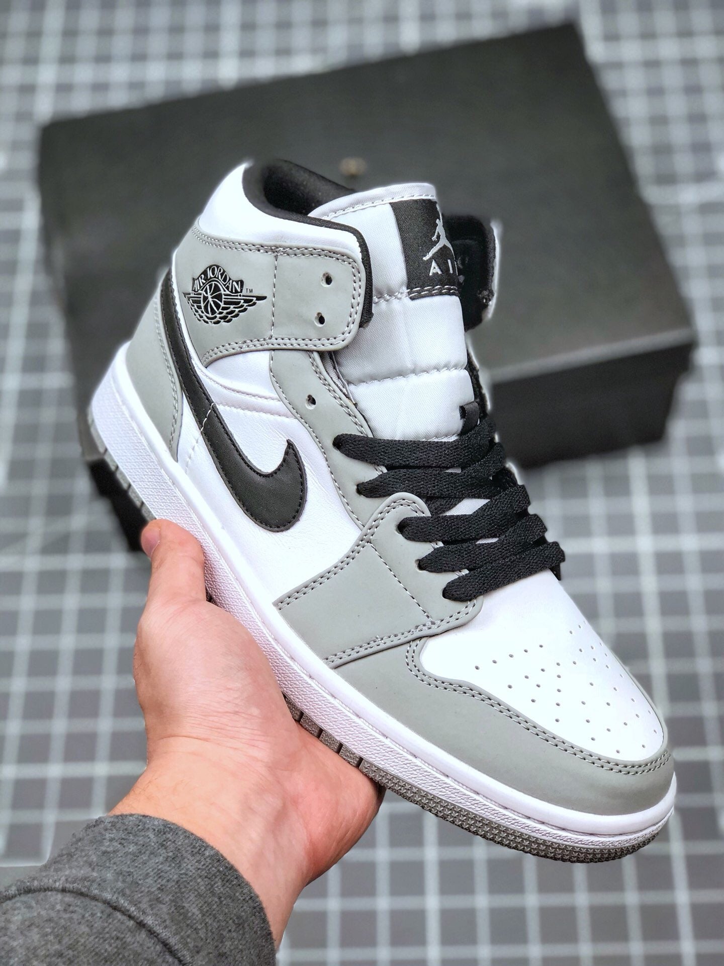 Nike Air Jordan 1 Mid Light Smoke Grey