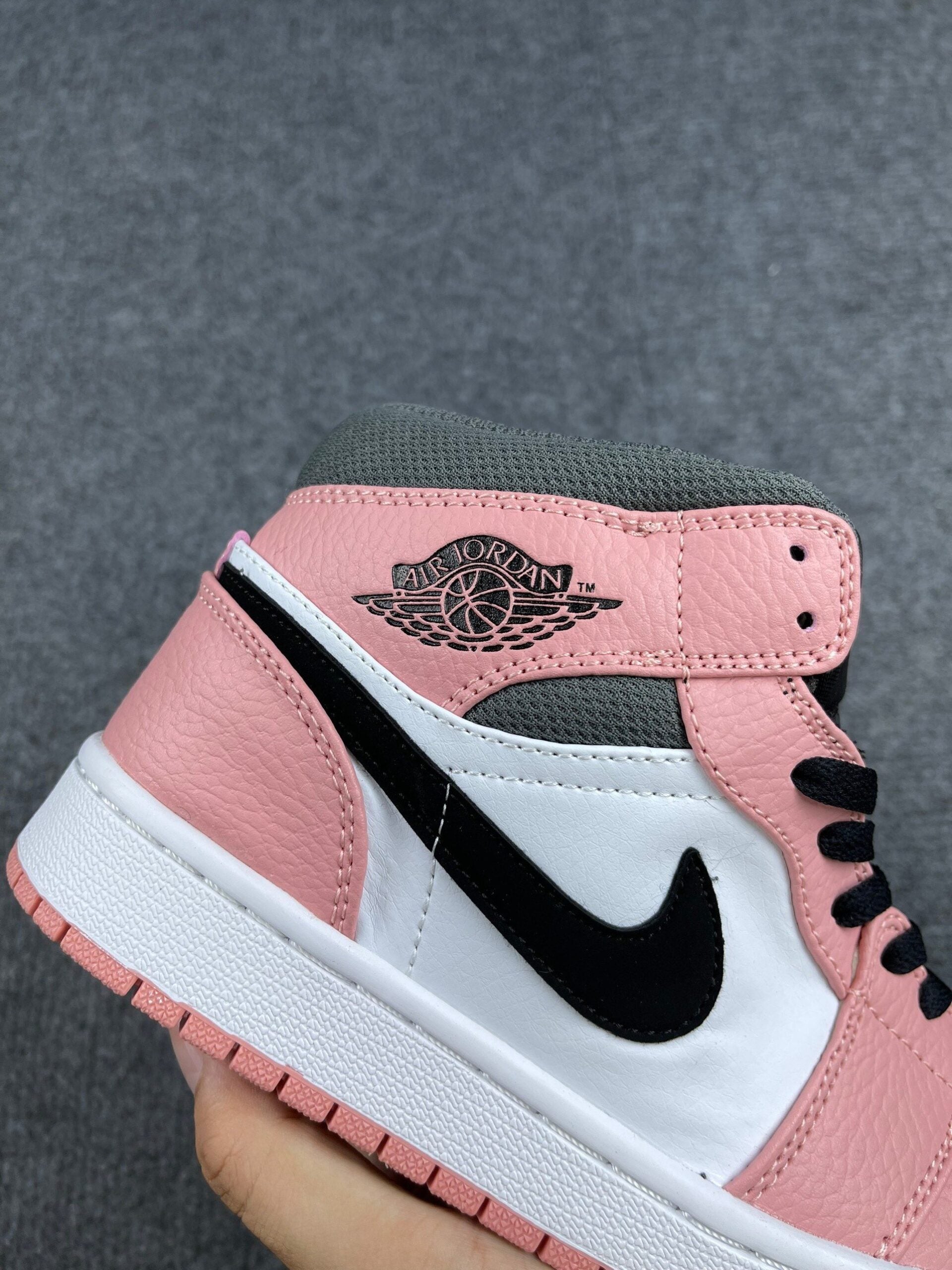 Nike Air Jordan 1 Mid Pink Quartz