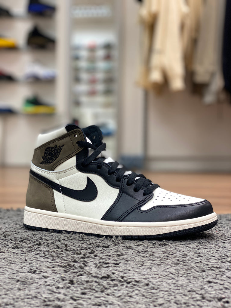 Nike Air Jordan 1 Retro High Dark Mocha