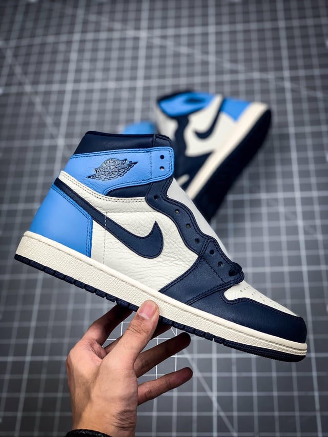 Nike Air Jordan 1 Retro High Obsidian University Blue