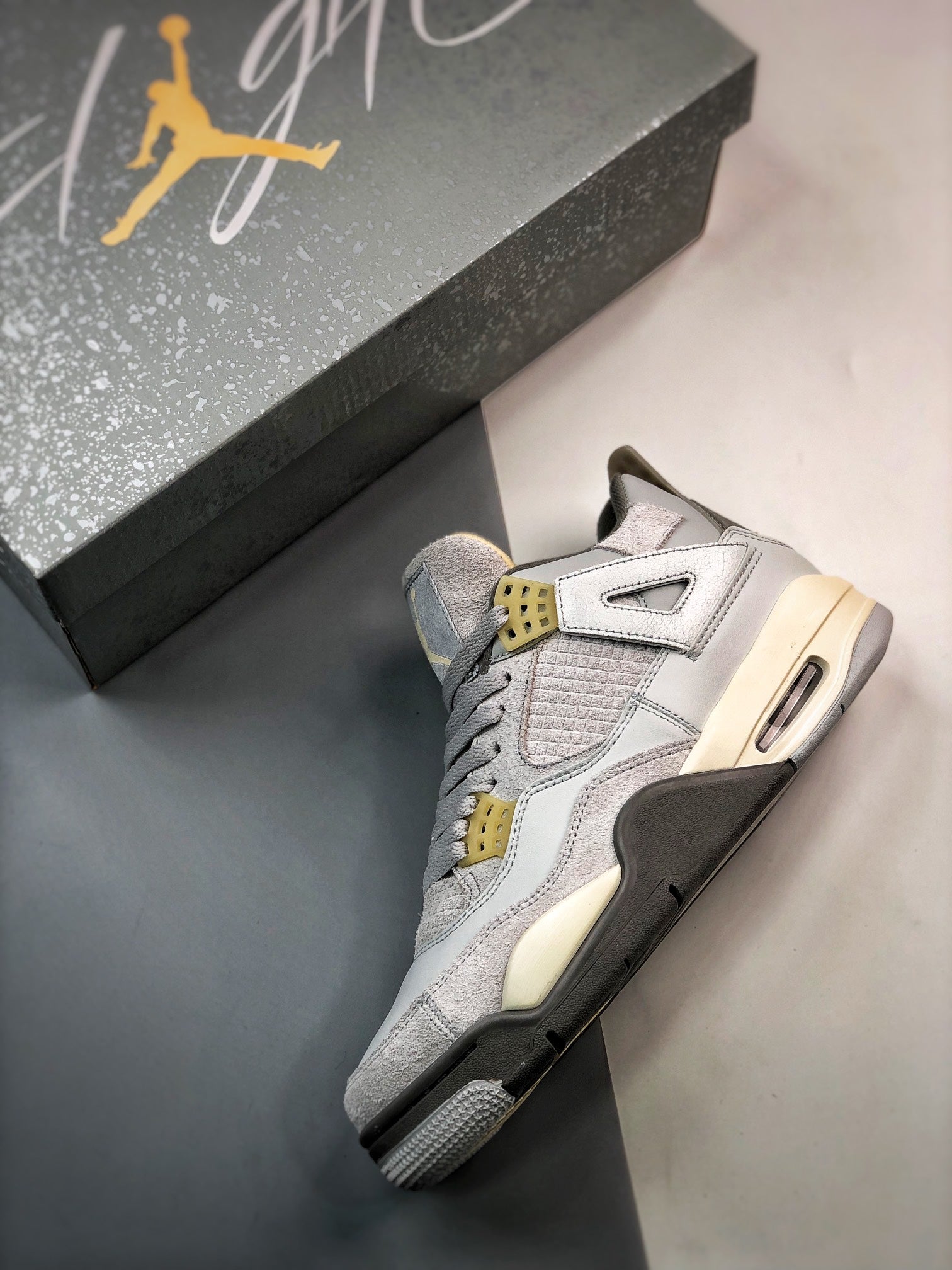 Nike Air Jordan 4 Retro Craft Photon Dust