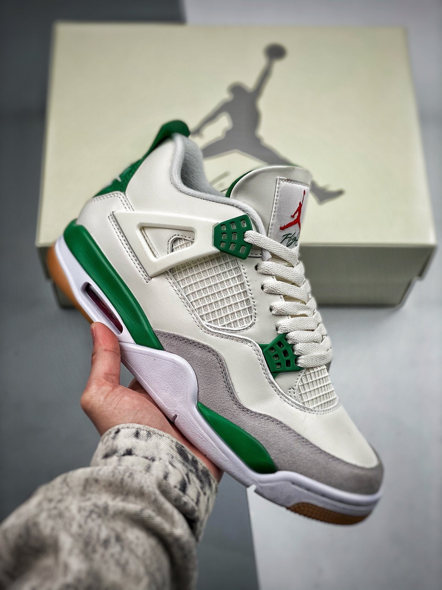 Nike Air Jordan 4 Retro Pine Green