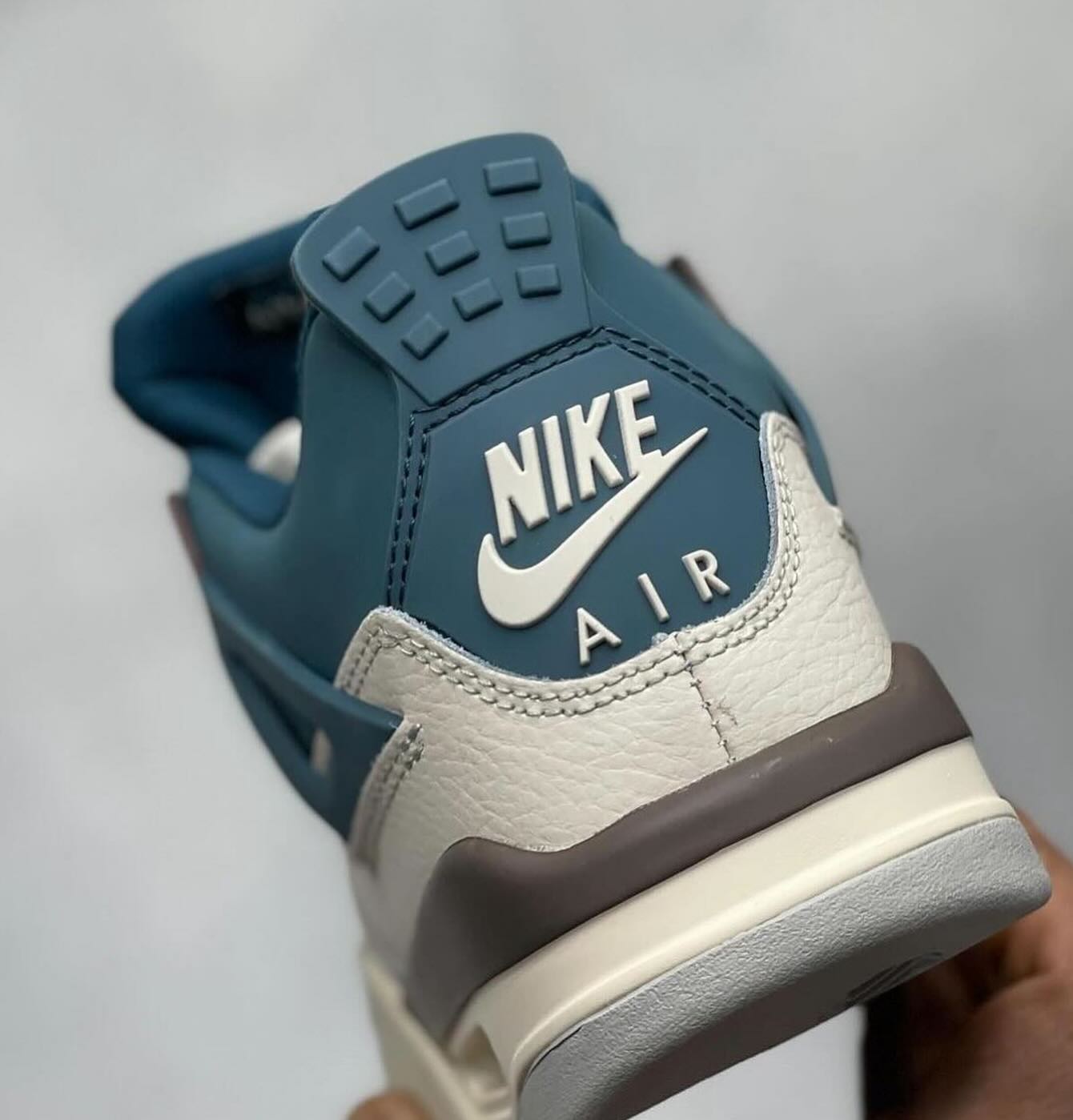 Nike Air Jordan 4 Retro SNORLAX