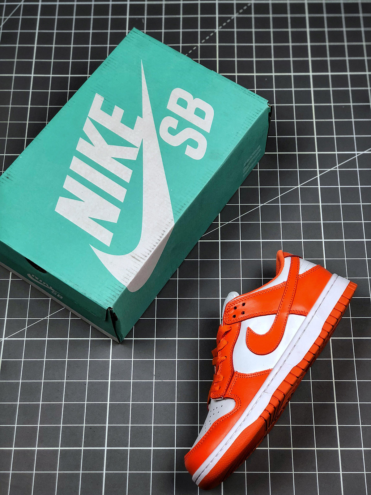 Nike SB Dunk Low  Orange Blaze